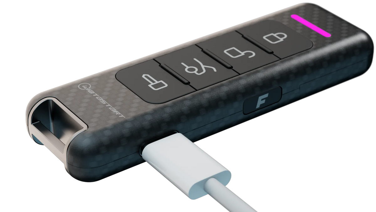 iDatastart R240 remote charging over USB-C